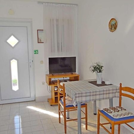 Apartments Tomislav - 120 M From Beach Donji Okrug  ภายนอก รูปภาพ