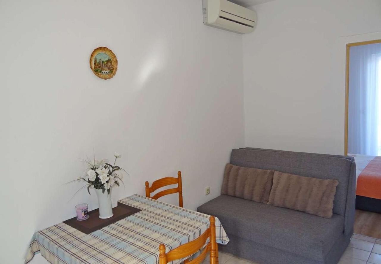 Apartments Tomislav - 120 M From Beach Donji Okrug  ภายนอก รูปภาพ